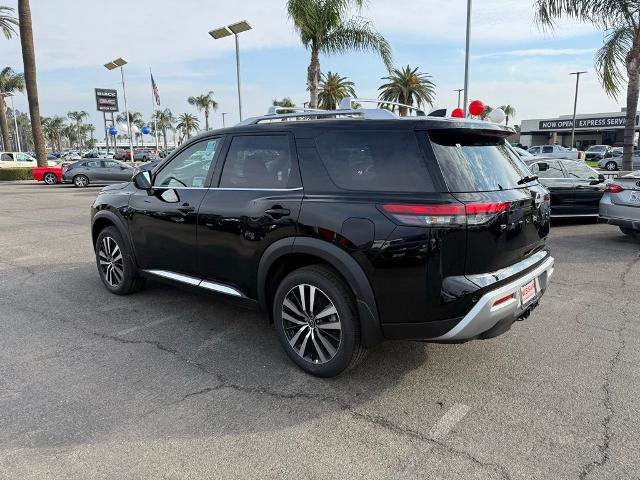 New 2025 Nissan Pathfinder Platinum image 4