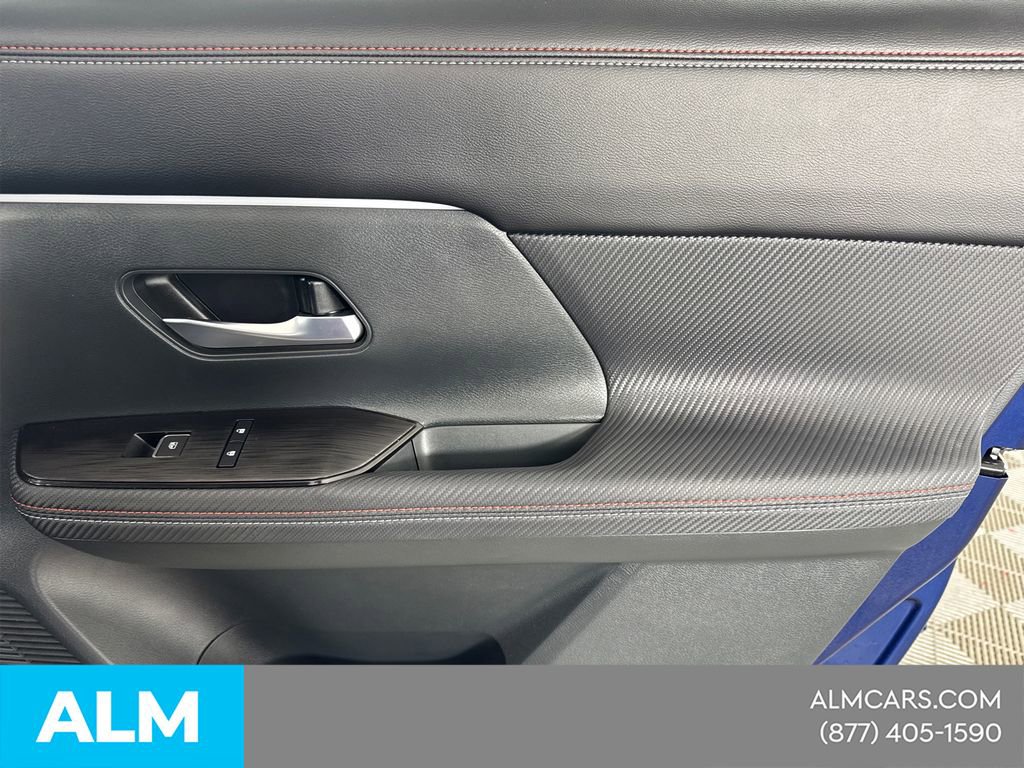 Used 2025 Nissan Kicks SR image 18