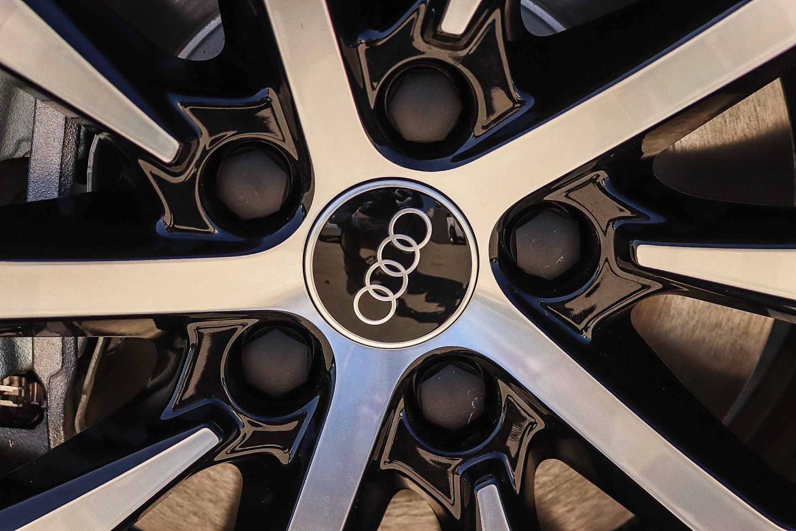 New 2026 Audi Q3 quattro 2.0T AWD/4WD image 14