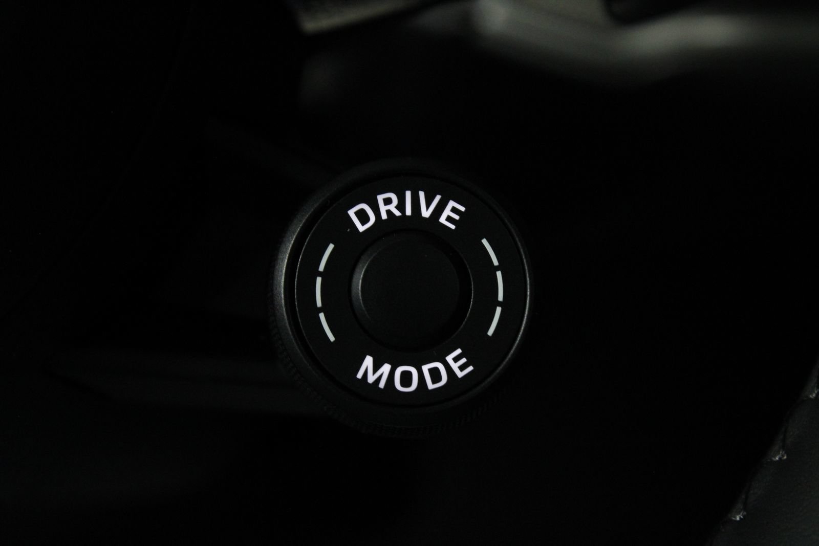 Used 2025 Porsche Cayenne GTS AWD/4WD image 33