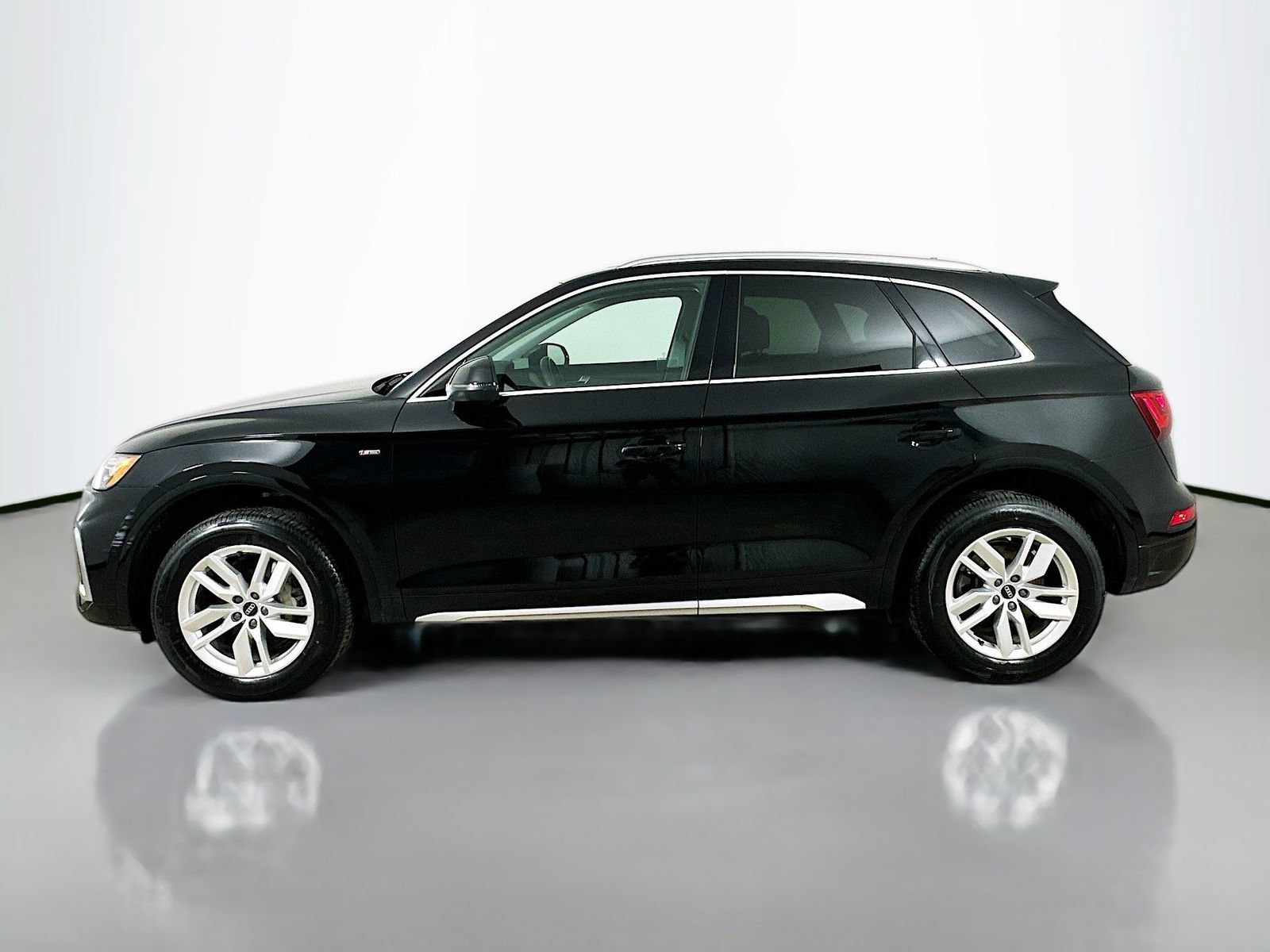 Used 2023 Audi Q5 2.0T Premium w/ Convenience Package AWD/4WD image 8