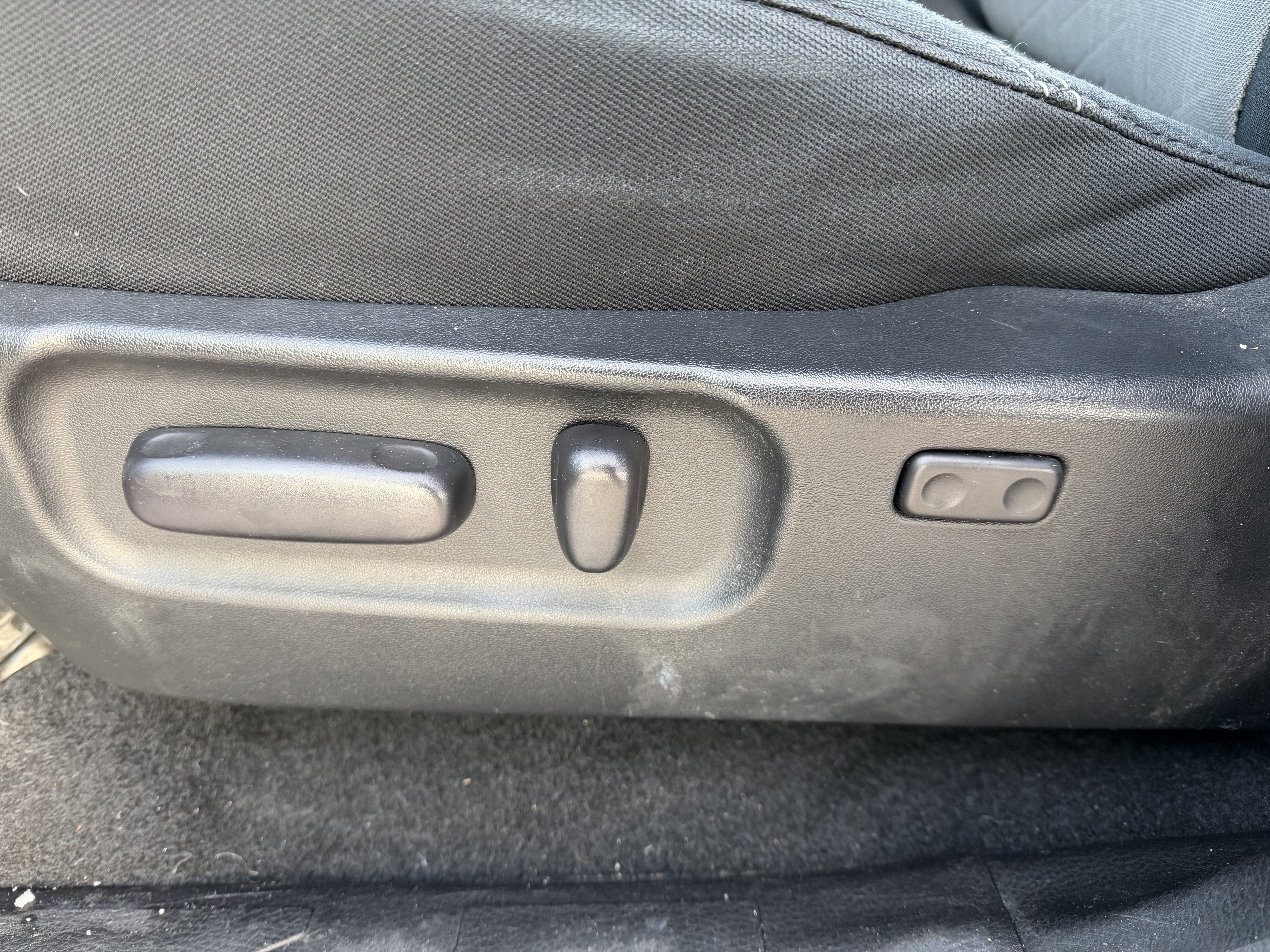 Used 2022 Toyota Tacoma TRD Sport w/ Technology Package image 11