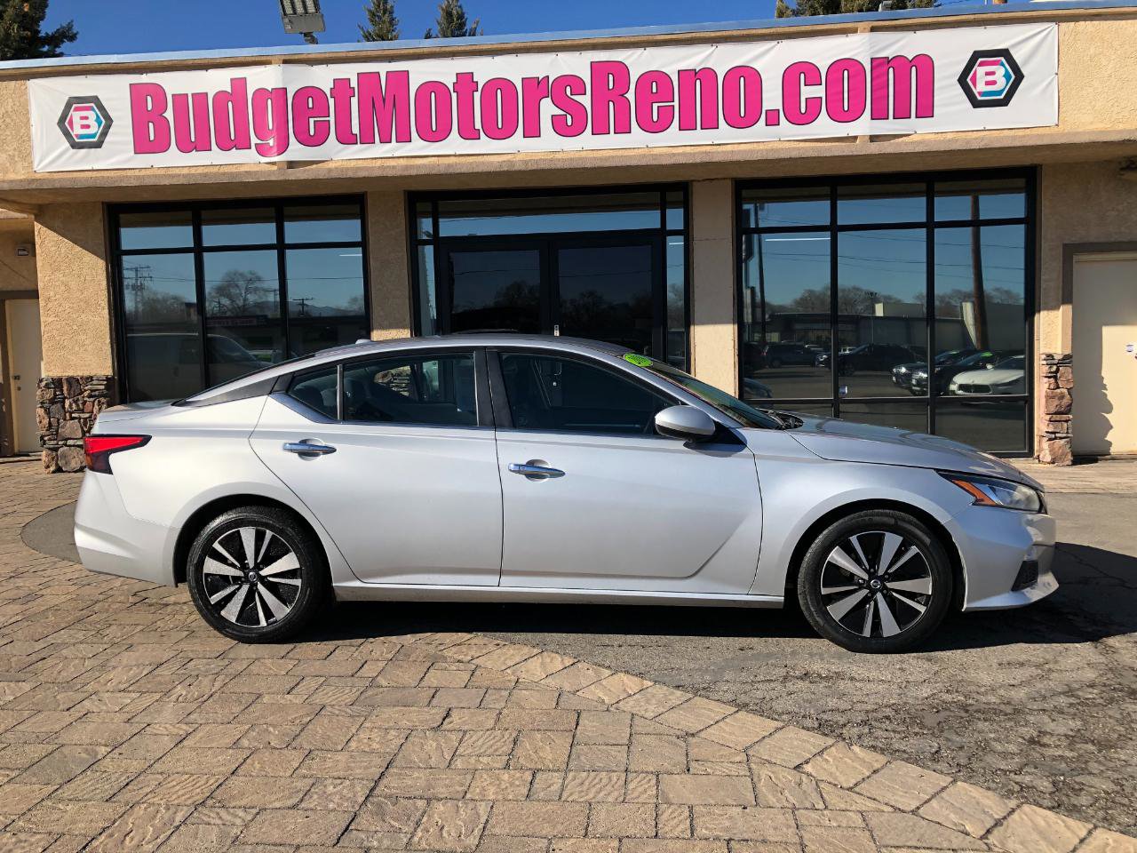 Used 2021 Nissan Altima 2.5 SV FWD image 1