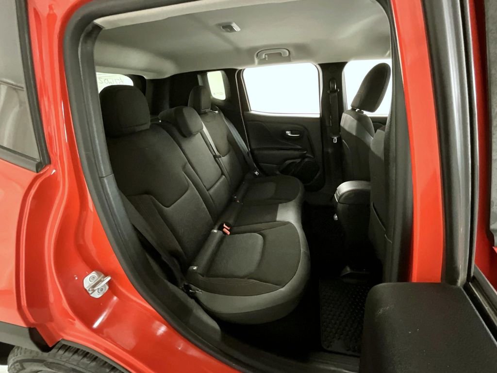 Used 2021 Jeep Renegade Trailhawk AWD/4WD image 18