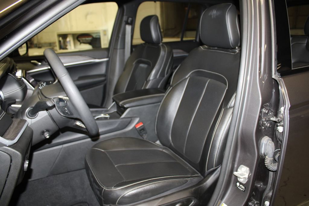 Used 2024 Jeep Grand Cherokee Limited 4xe AWD/4WD image 24