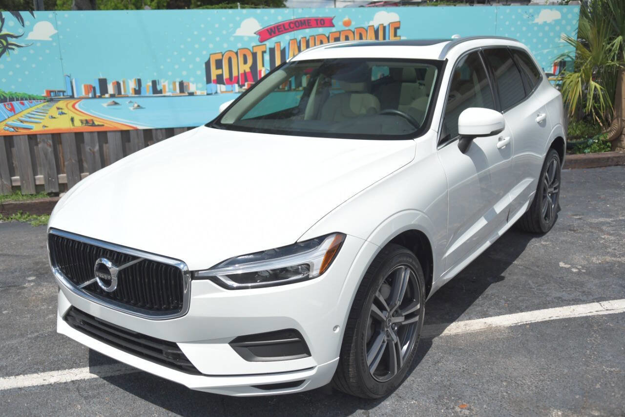 Used 2019 Volvo XC60 T6 Momentum w/ Multimedia Package