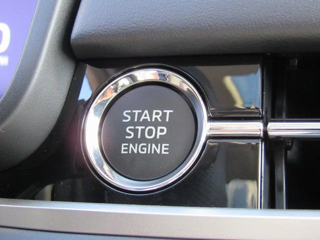 New 2025 Mitsubishi Outlander SE image 18