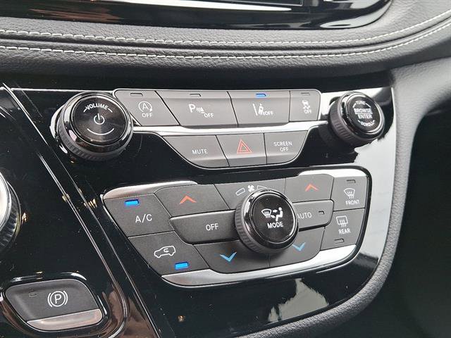 New 2026 Chrysler Pacifica Select image 15