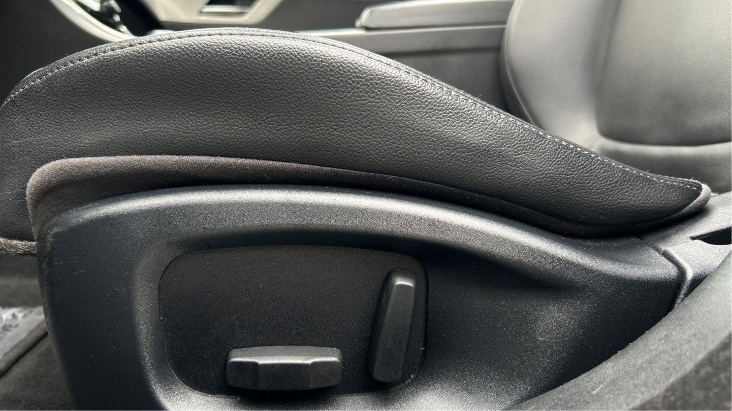 Used 2016 Jaguar XF Premium image 40