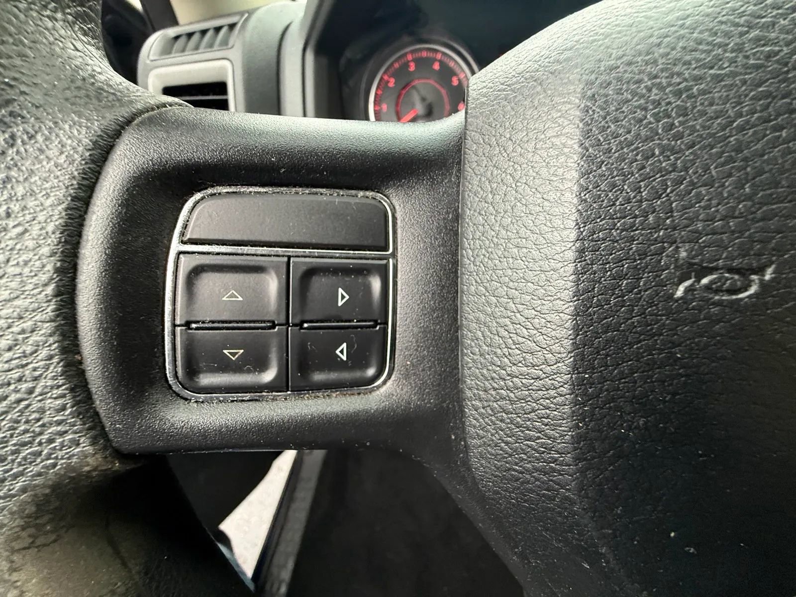 Used 2018 RAM 1500 SLT image 19