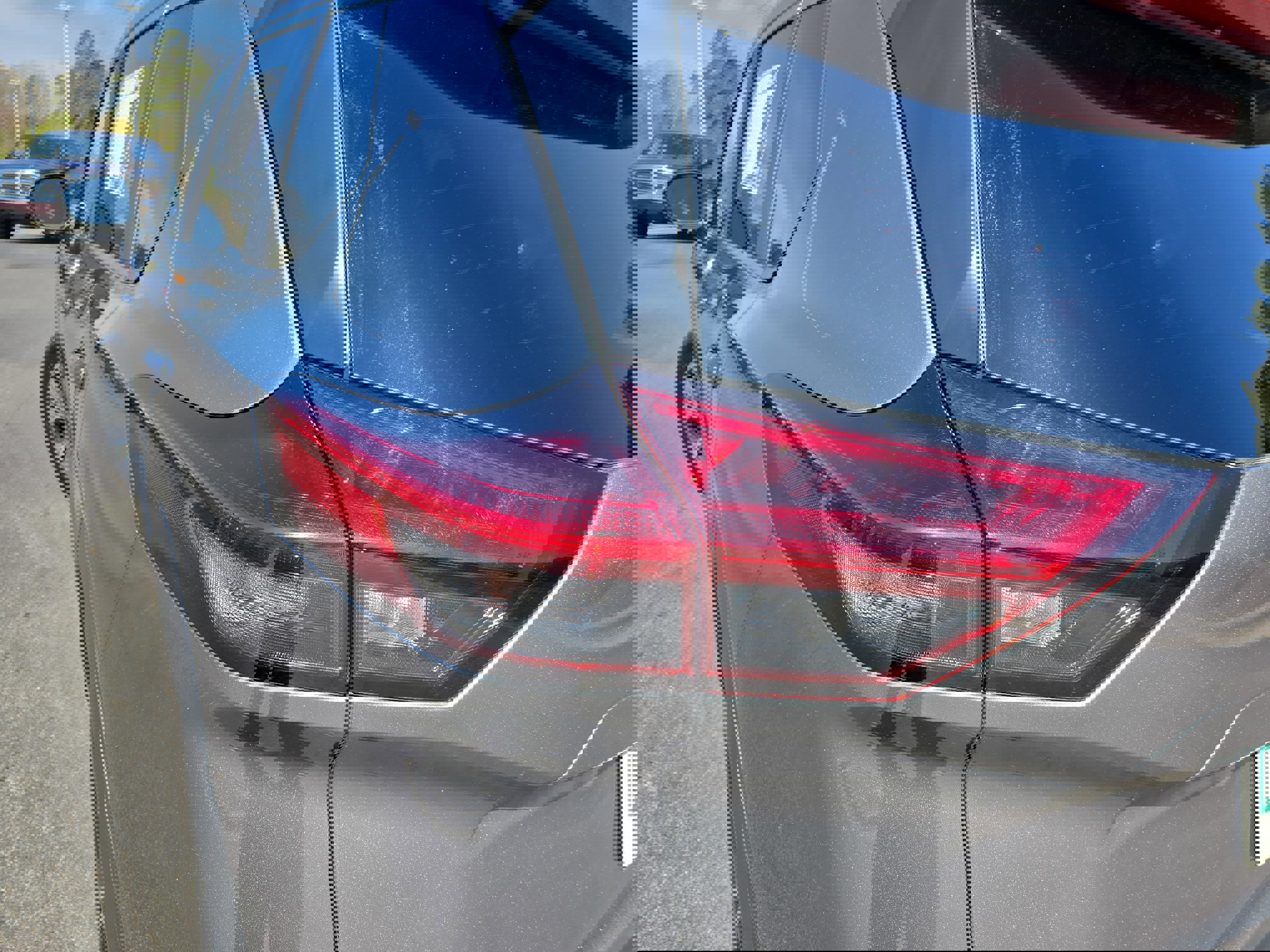 Used 2023 Nissan Rogue SV image 35