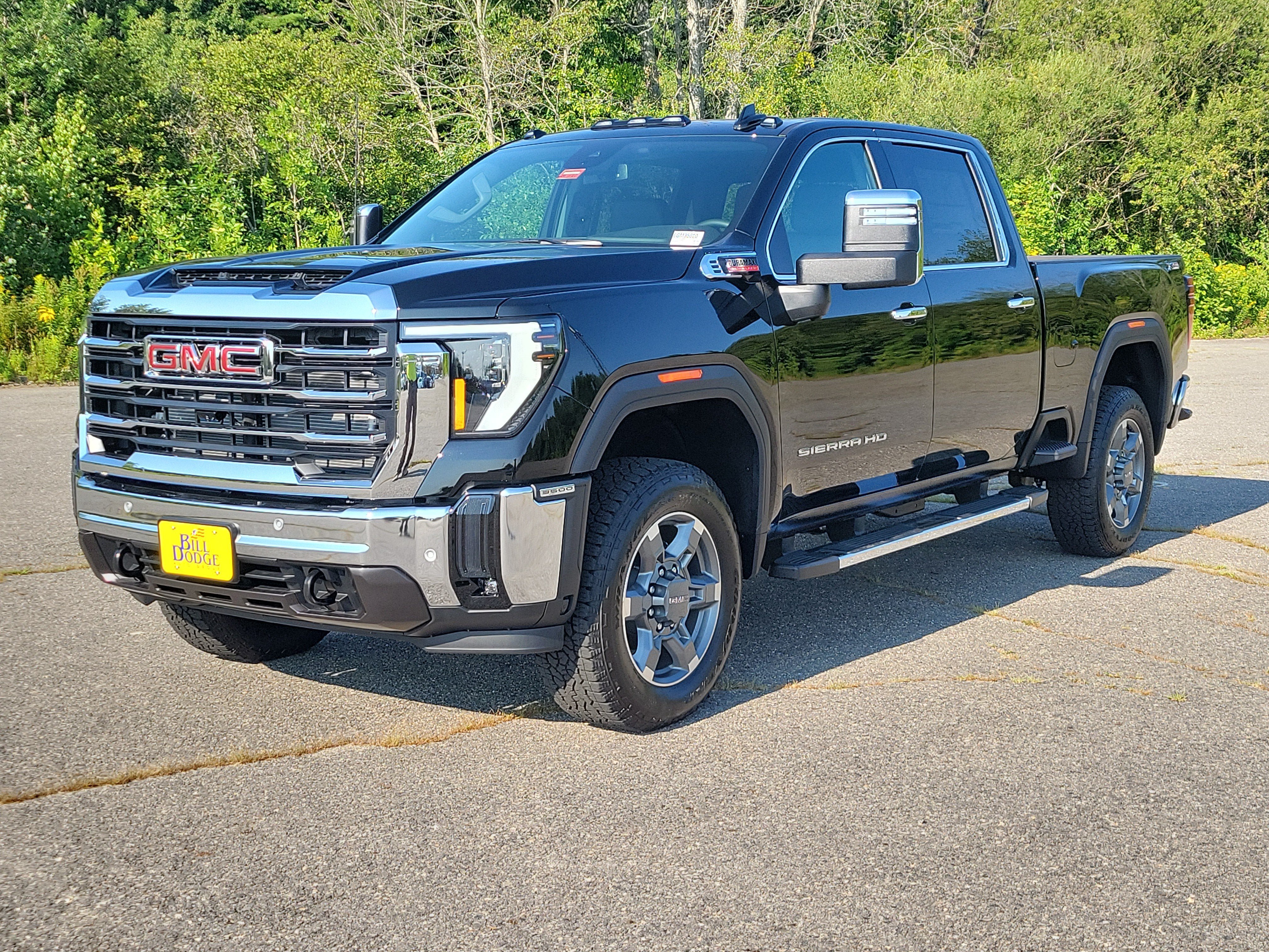 New 2026 GMC Sierra 3500 SLT w/ SLT Premium Package AWD/4WD image 1