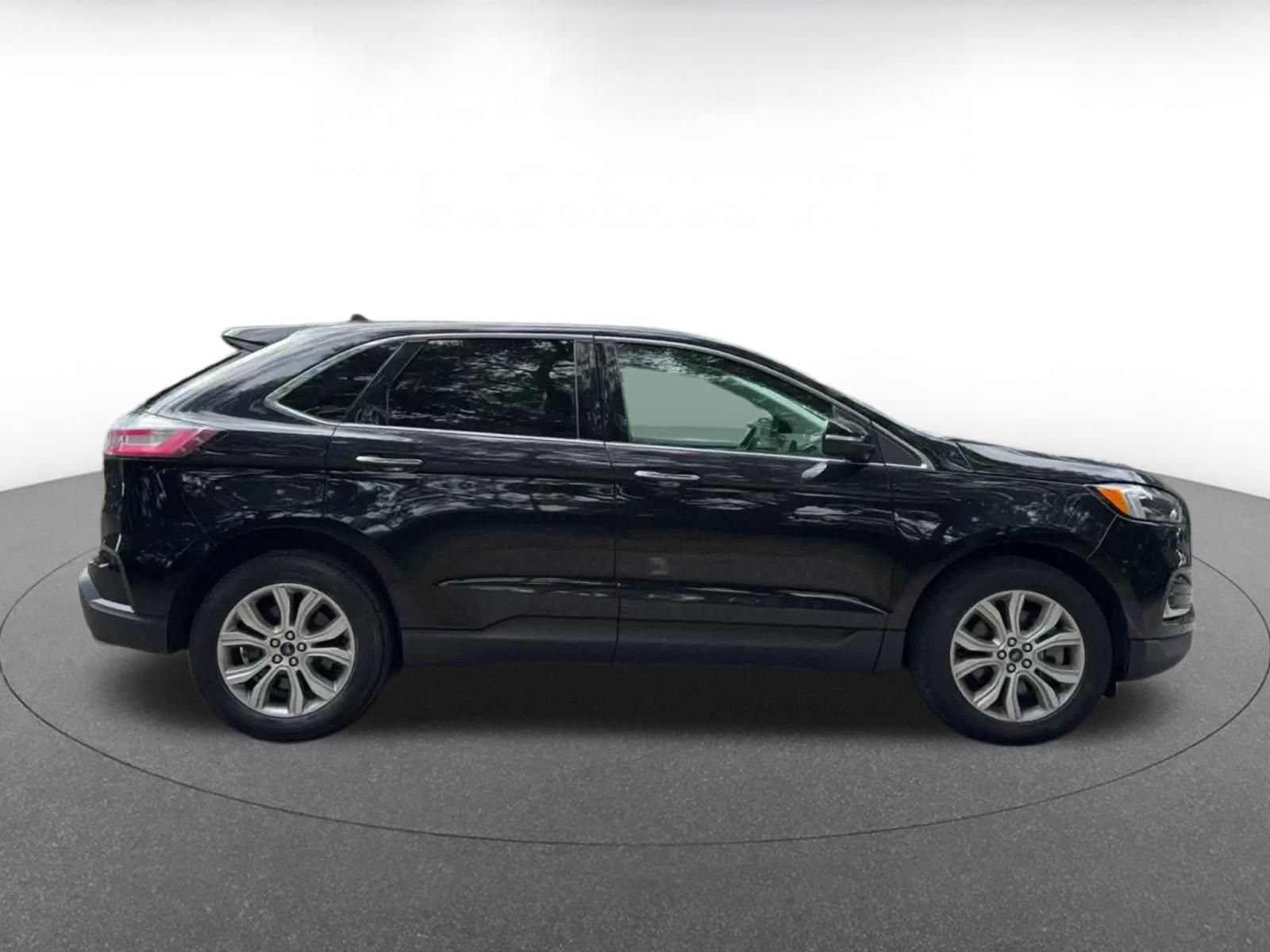 Used 2022 Ford Edge Titanium w/ Equipment Group 301A AWD/4WD image 14
