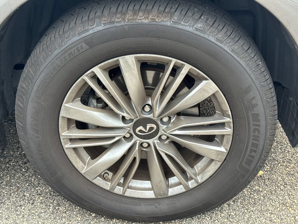 Used 2019 INFINITI QX80 Luxe w/ All-Season Package RWD image 12