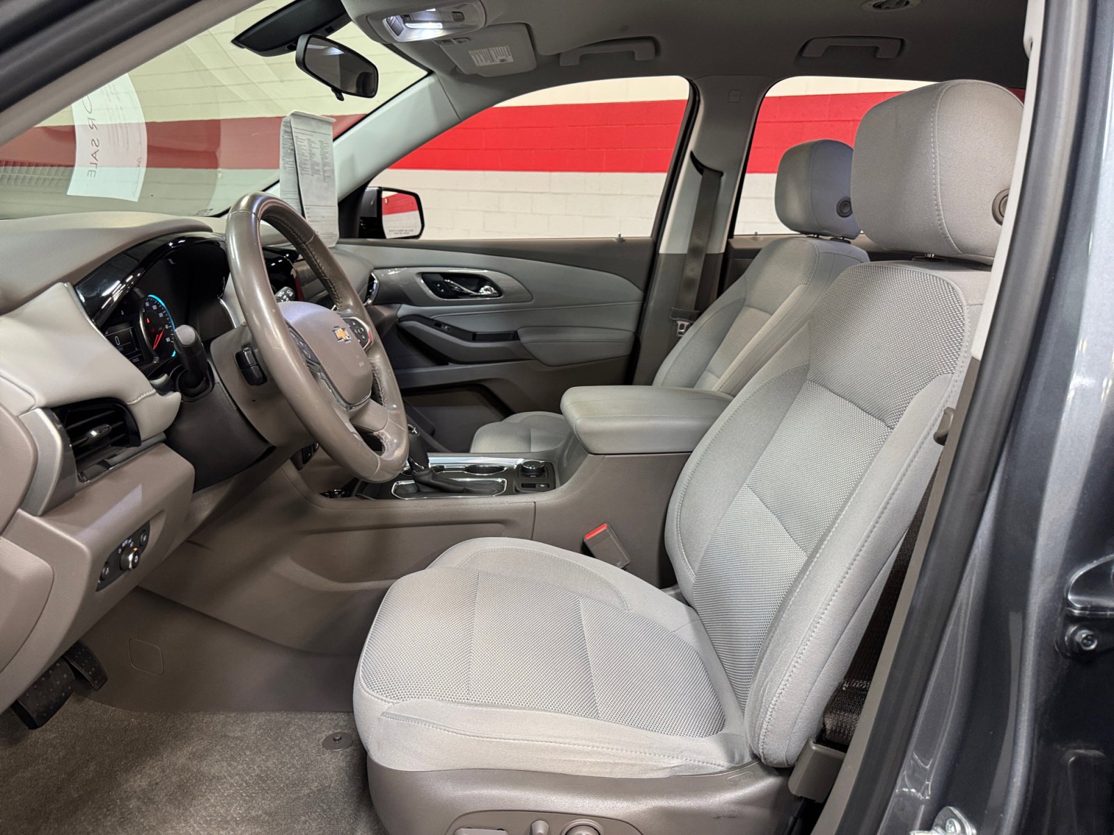 Used 2018 Chevrolet Traverse LT FWD image 14