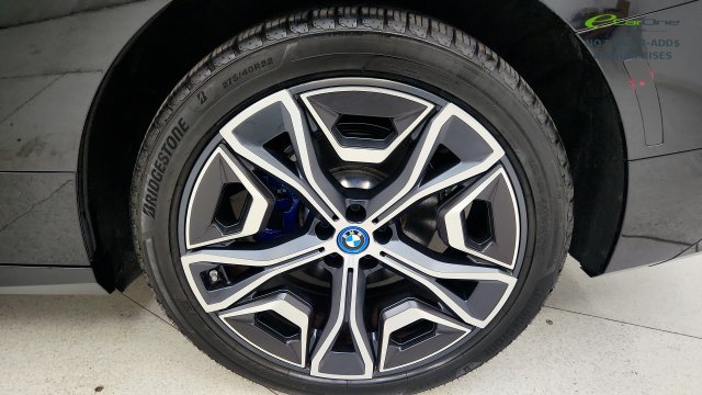 Used 2024 BMW iX xDrive50 w/ Sport Package AWD/4WD image 83