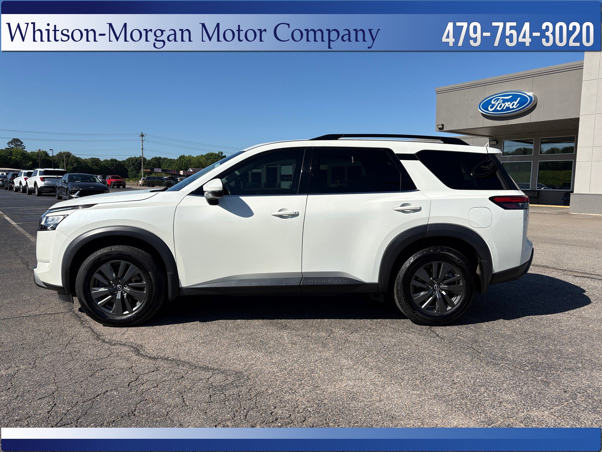 Used 2022 Nissan Pathfinder SV FWD image 2
