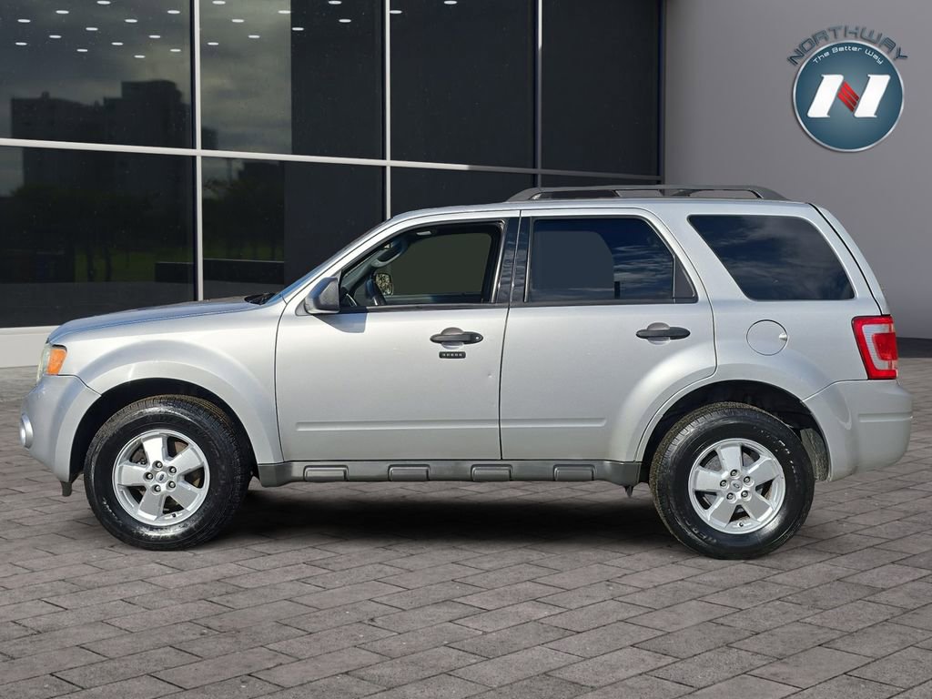 Used 2010 Ford Escape XLT FWD image 2