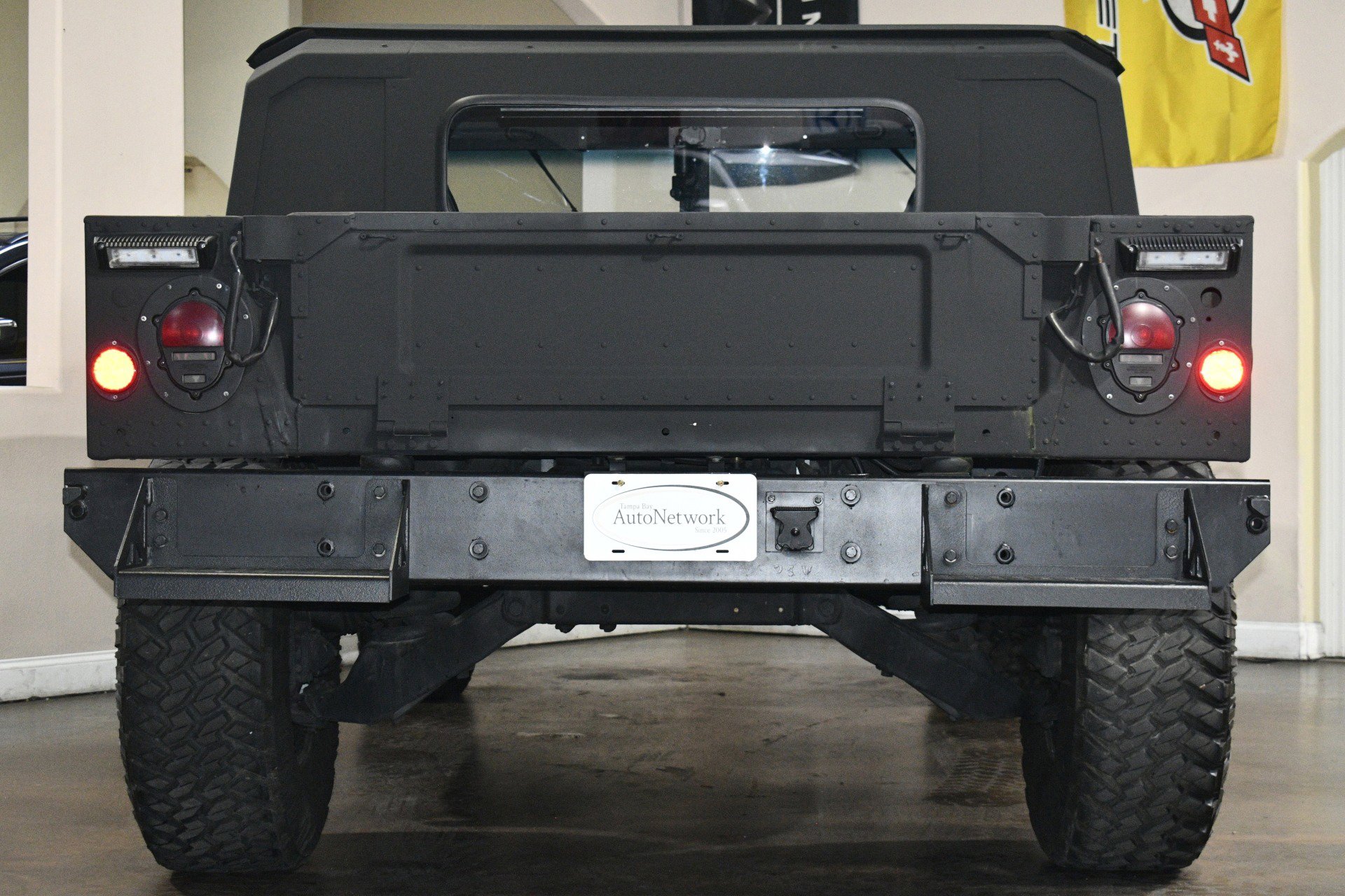 Used 1990 HUMMER H1 image 2