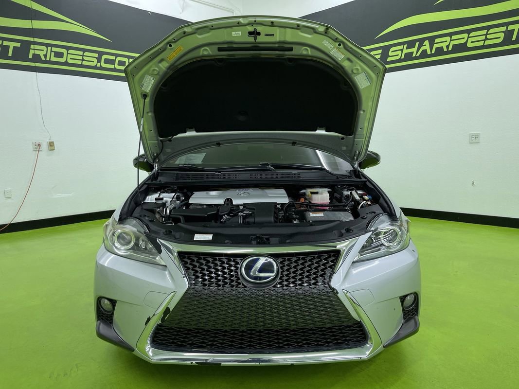 Used 2016 Lexus CT 200h w/ F-Sport Package image 4