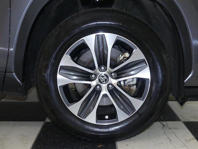 Used 2021 Toyota Highlander XLE image 34