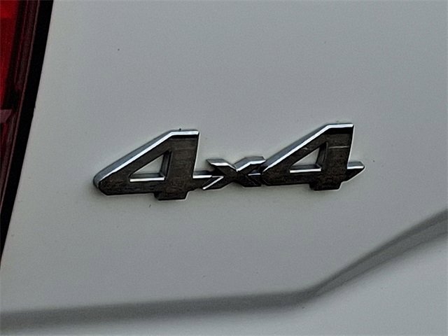 Used 2017 Toyota Tacoma SR5 w/ SR5 Appearance Package (SM) image 30