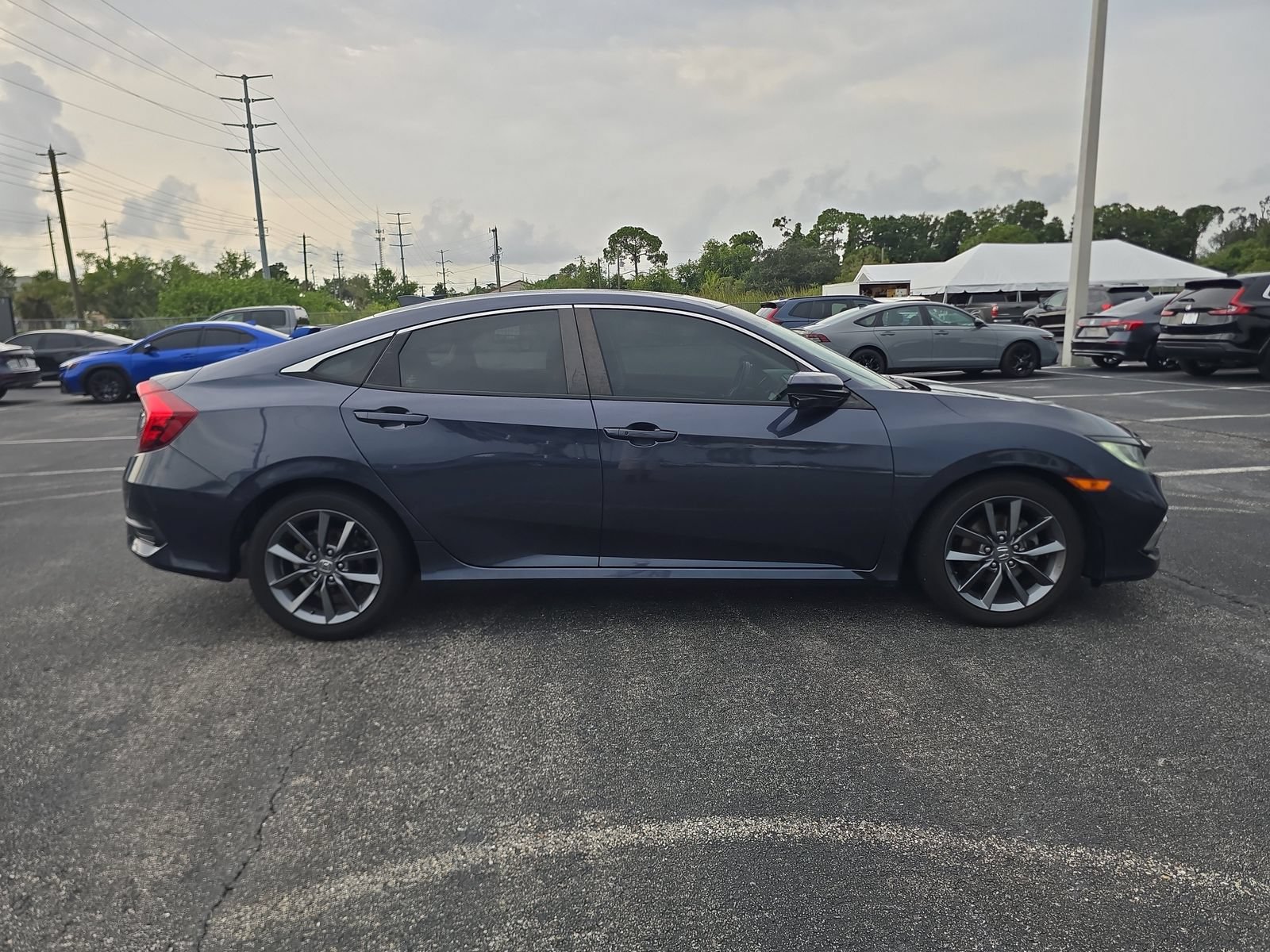 Used 2019 Honda Civic EX image 3