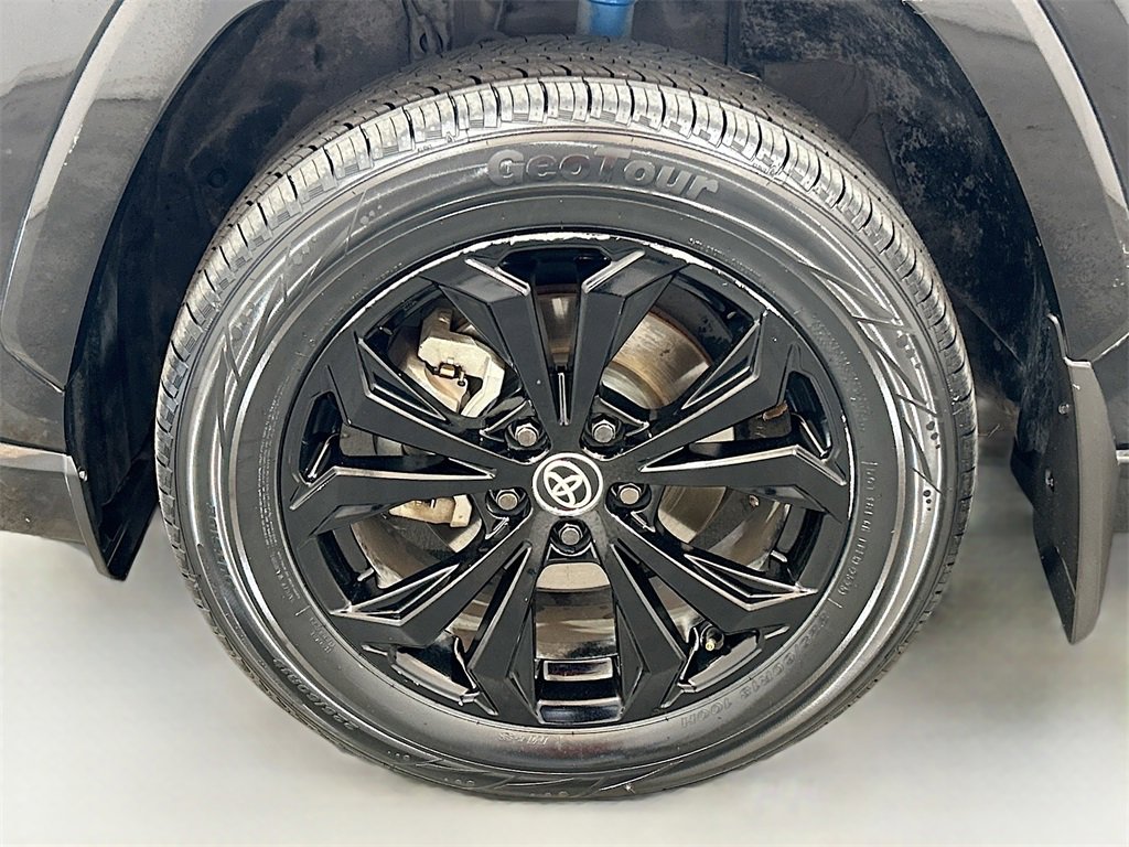 Used 2022 Toyota RAV4 SE image 27