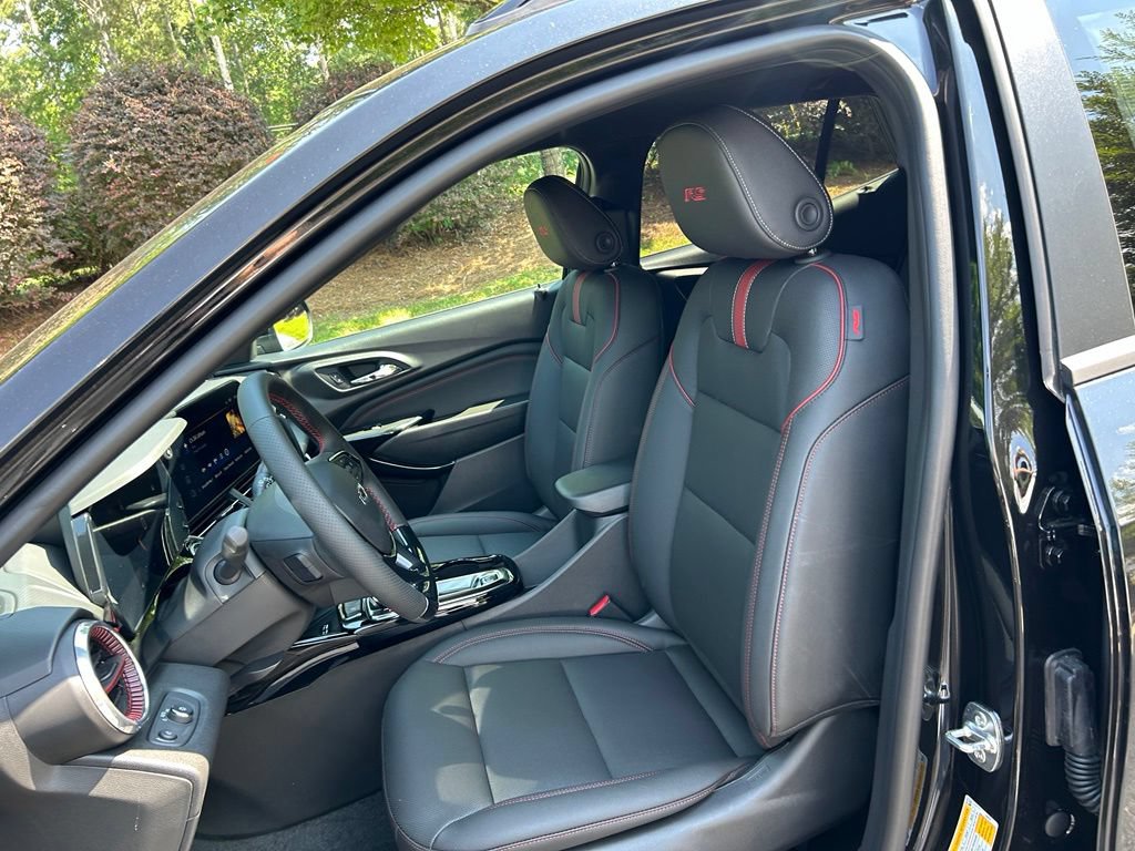 New 2026 Chevrolet Trax RS w/ Sunroof Package FWD image 38