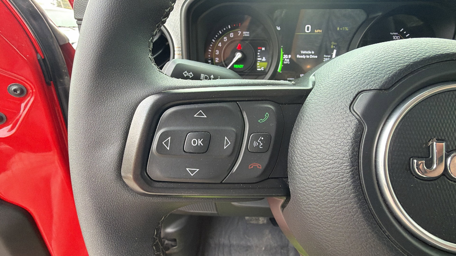 Used 2025 Jeep Wrangler Willys AWD/4WD image 27