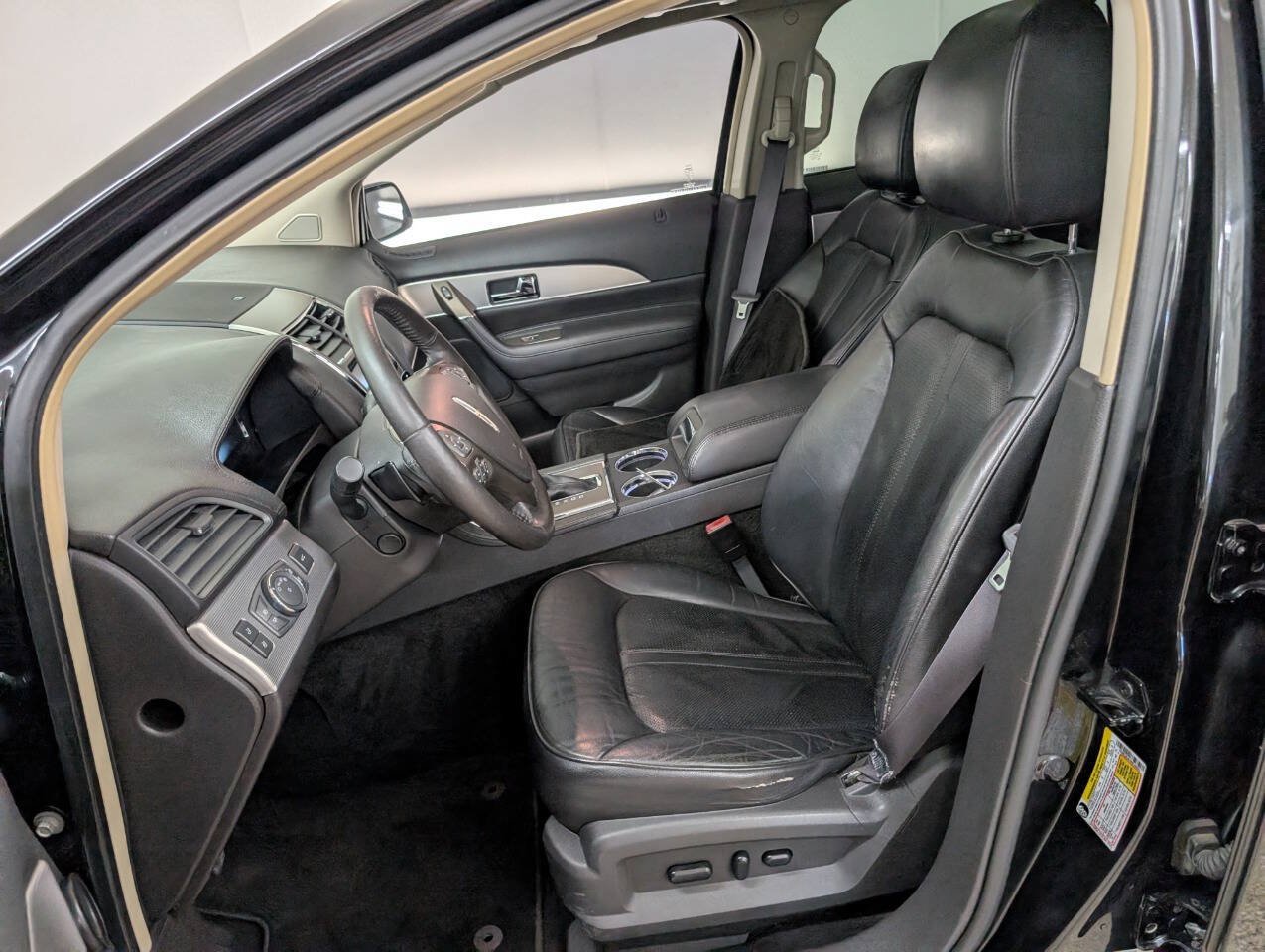 Used 2014 Lincoln MKX AWD w/ Equipment Group 101A image 7