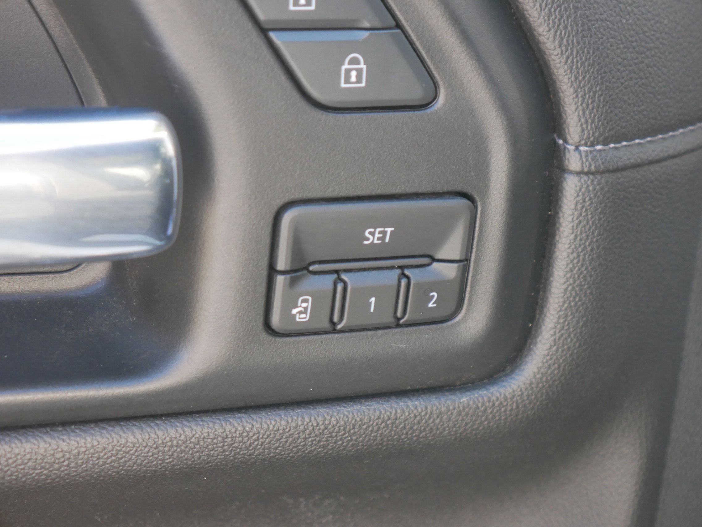 Used 2021 Chevrolet Silverado 1500 High Country w/ Technology Package image 39