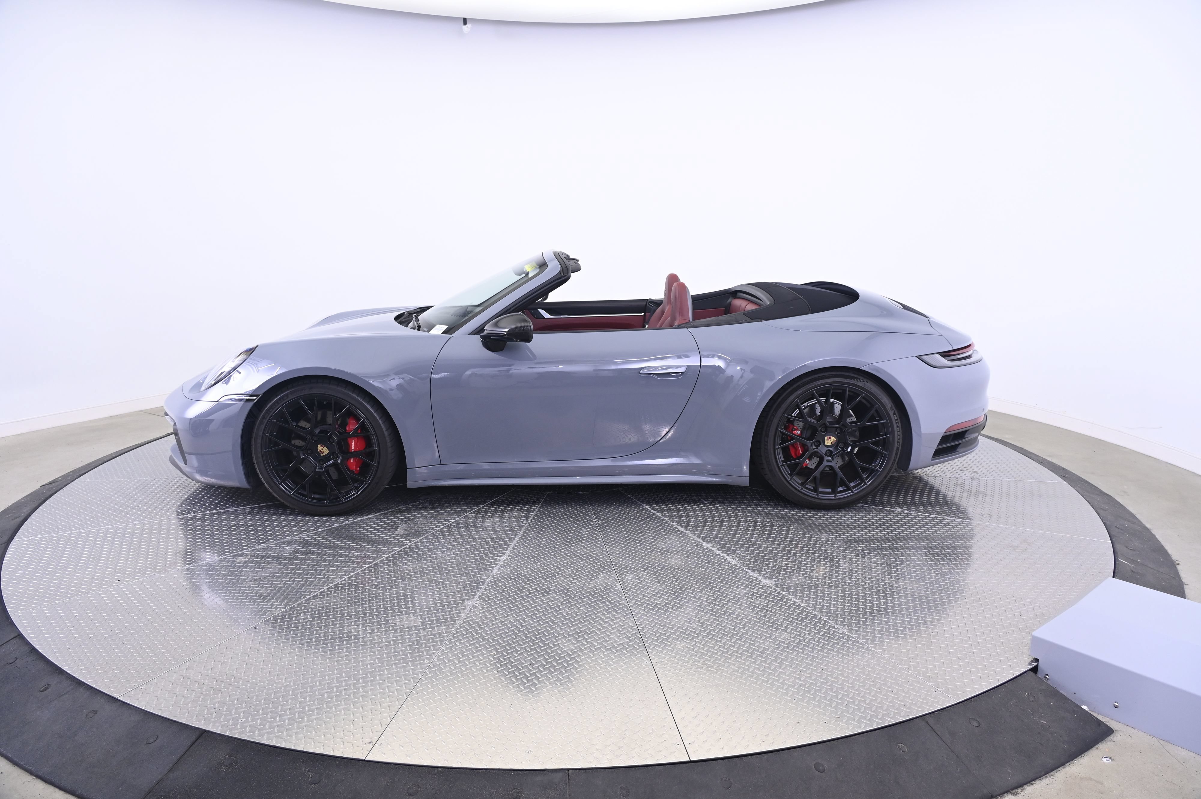 Certified 2023 Porsche 911 Carrera S RWD image 2