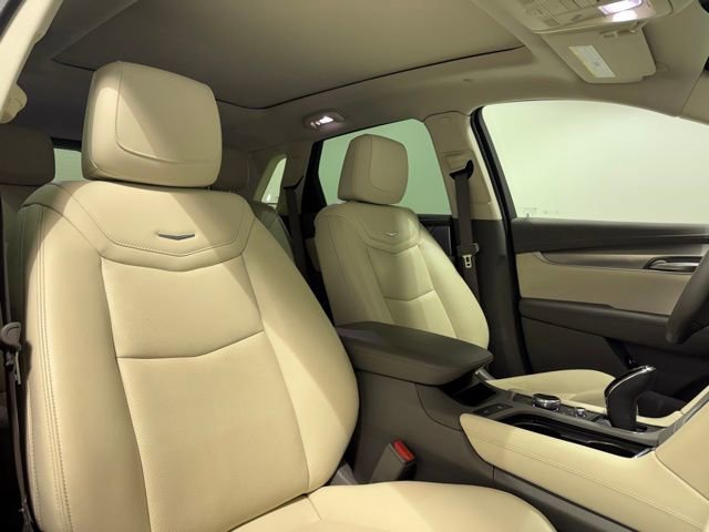Used 2025 Cadillac XT5 Premium Luxury image 30