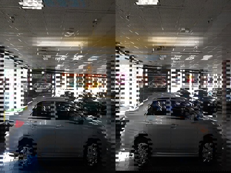 Used 2010 Toyota Corolla image 5