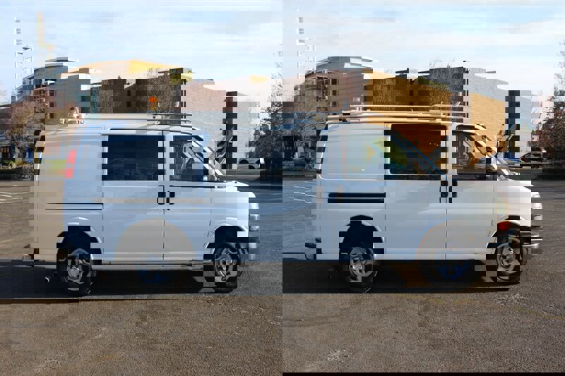 Used 2007 Chevrolet Express 1500 AWD image 5