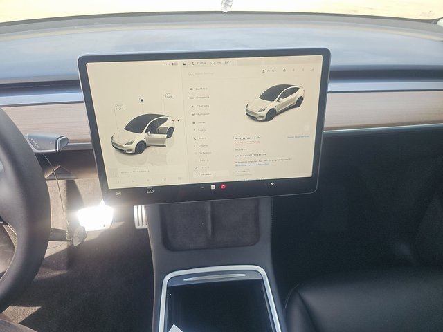 Used 2022 Tesla Model Y Performance image 4