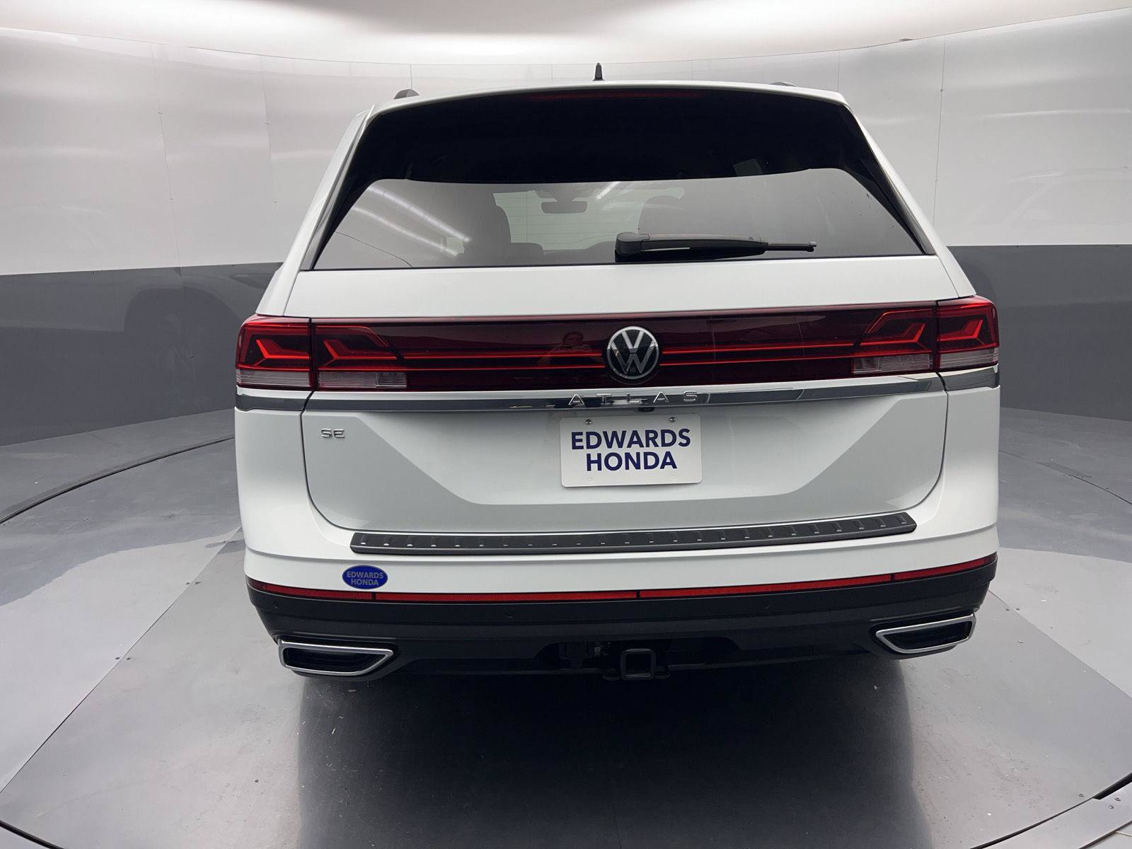 Used 2024 Volkswagen Atlas SE FWD image 34