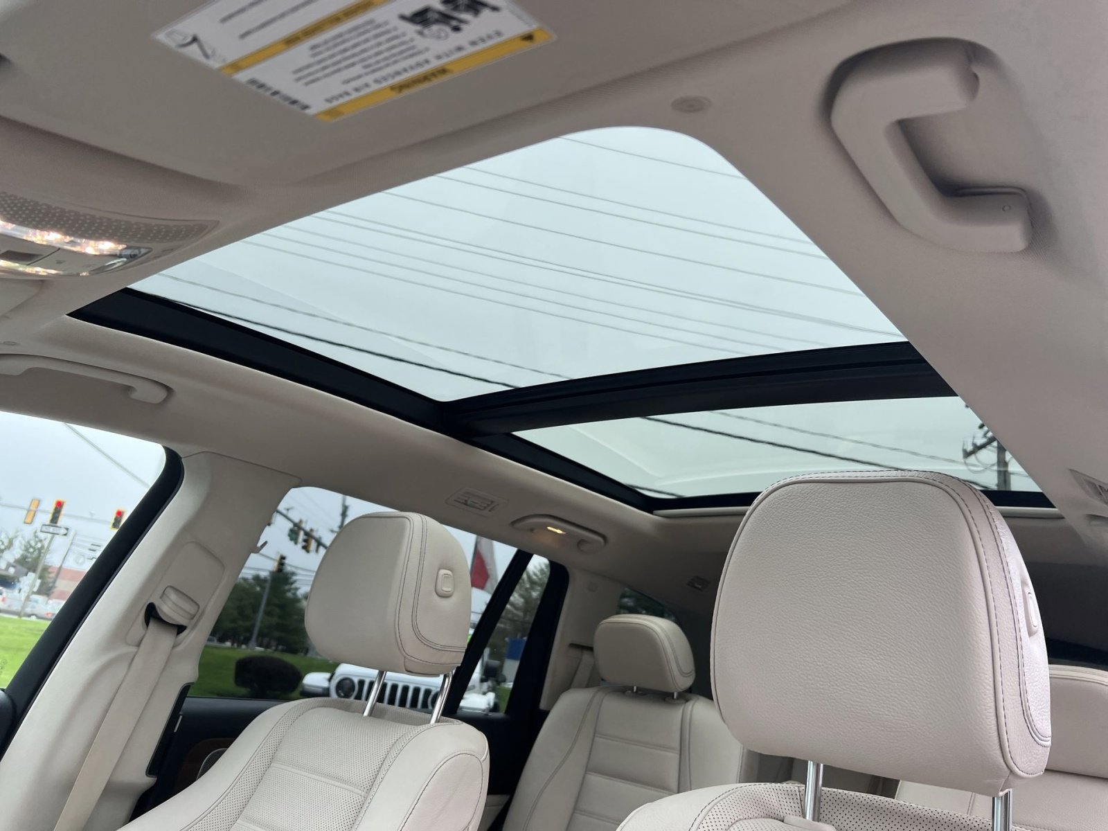 Used 2022 Mercedes-Benz GLS 450 4MATIC image 23