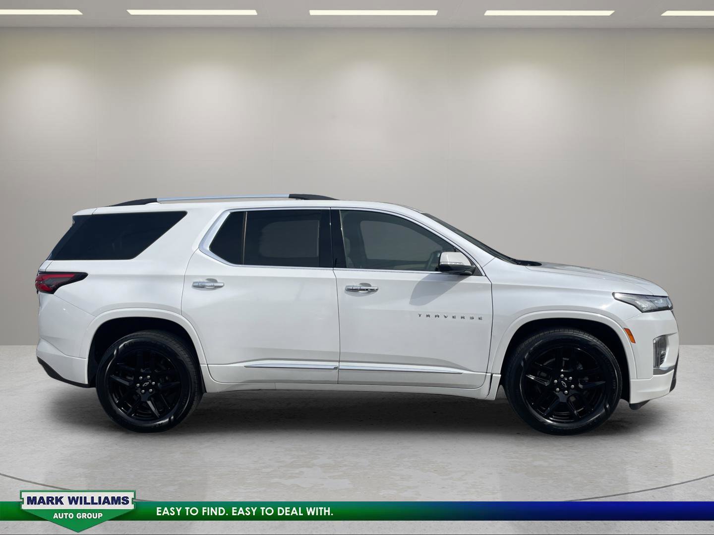 Used 2022 Chevrolet Traverse Premier image 2