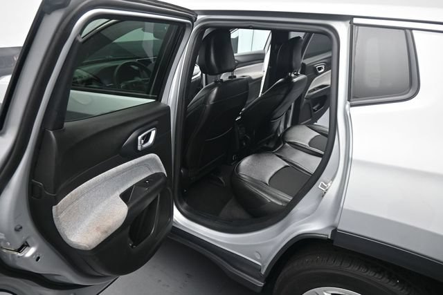 Used 2024 Jeep Compass Latitude AWD/4WD image 13