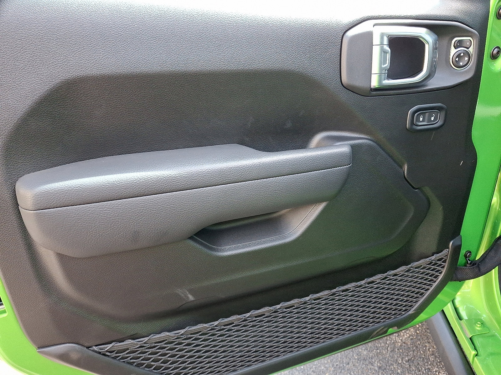 New 2025 Jeep Wrangler Unlimited Sport image 10