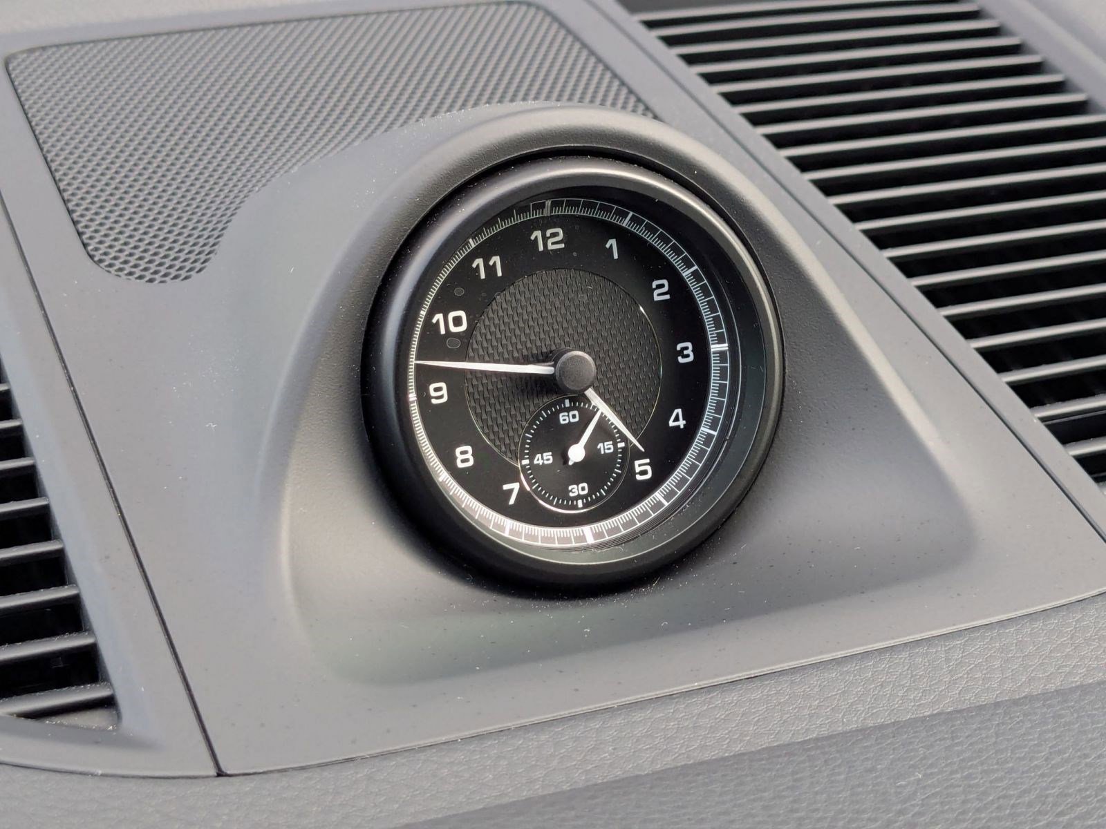 Certified 2026 Porsche Macan image 21