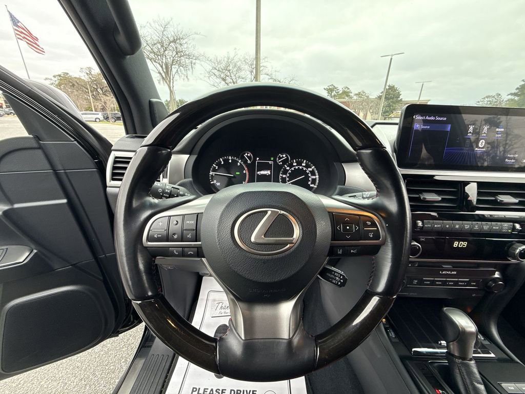 Used 2023 Lexus GX 460 Premium w/ Premium Package image 14