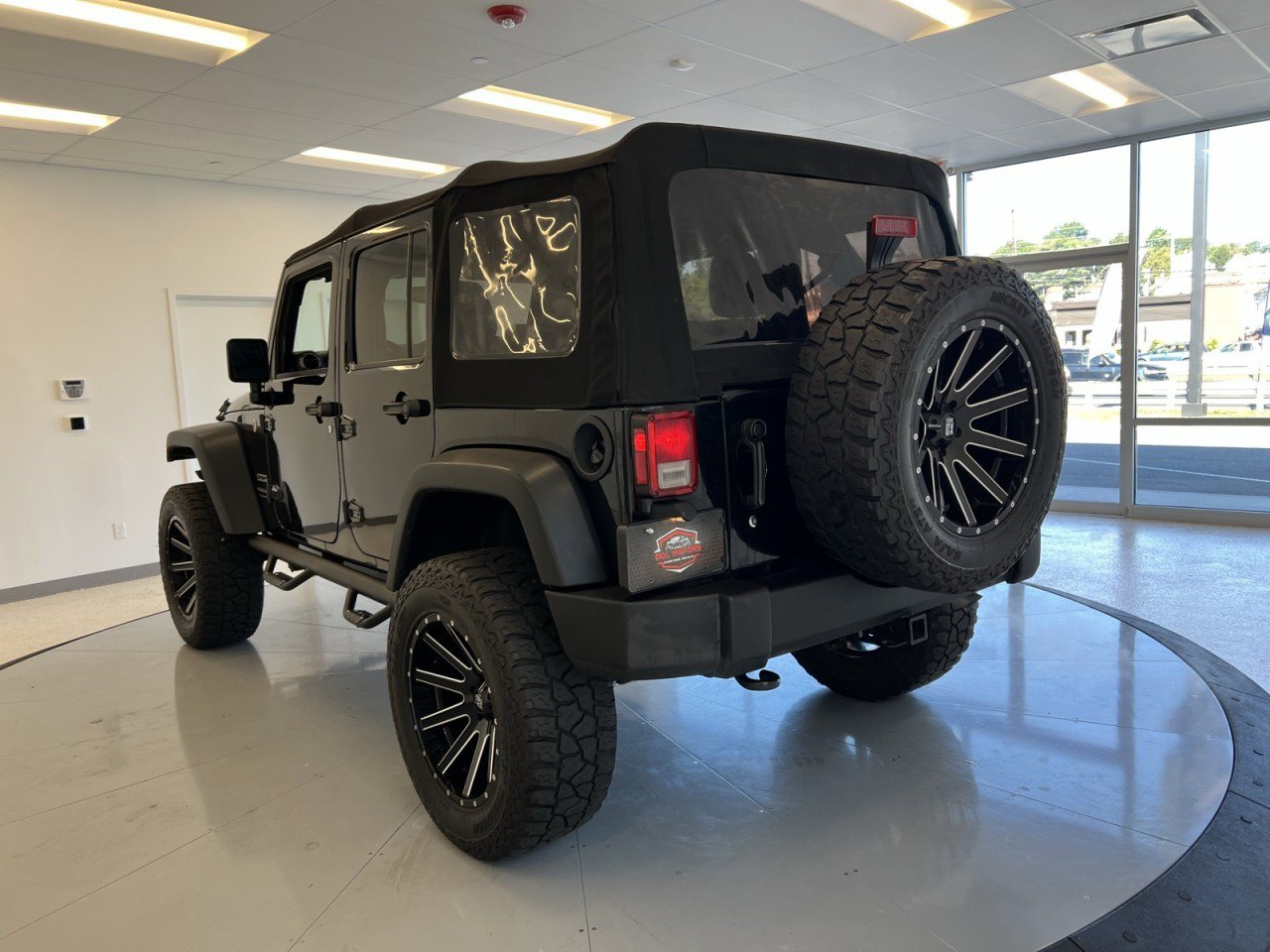 Used 2018 Jeep Wrangler Unlimited Sport S image 46