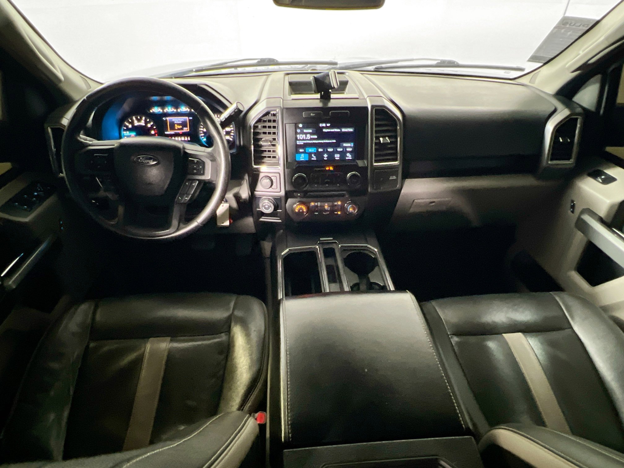 Used 2016 Ford F150 XLT w/ Equipment Group 302A Luxury AWD/4WD image 28