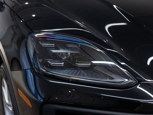 Certified 2025 Porsche Cayenne image 11