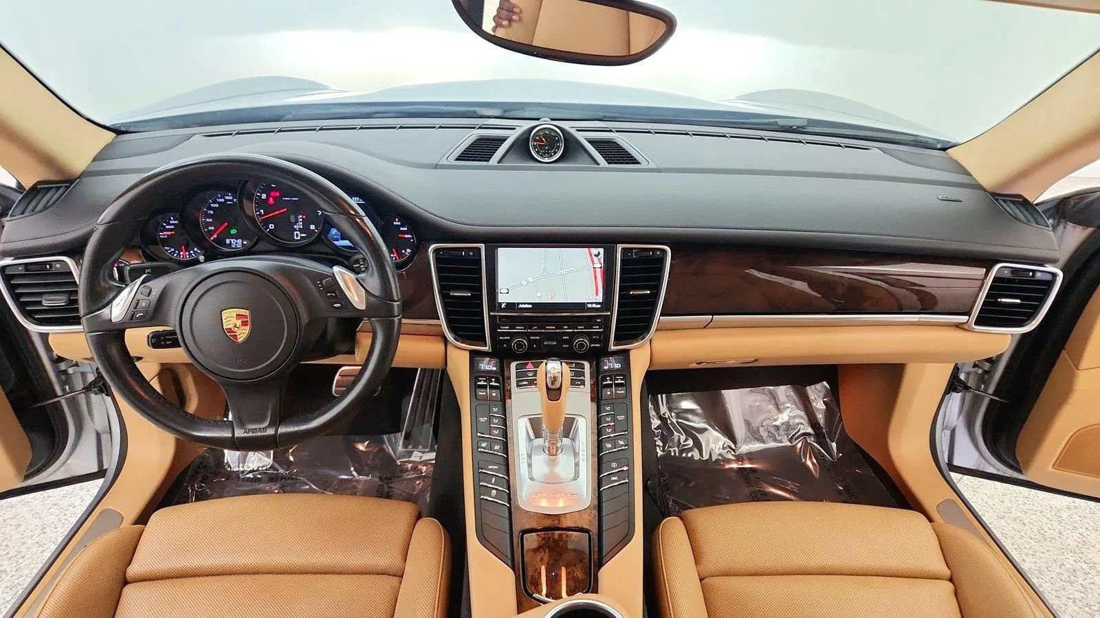 Used 2015 Porsche Panamera 4 AWD/4WD image 28