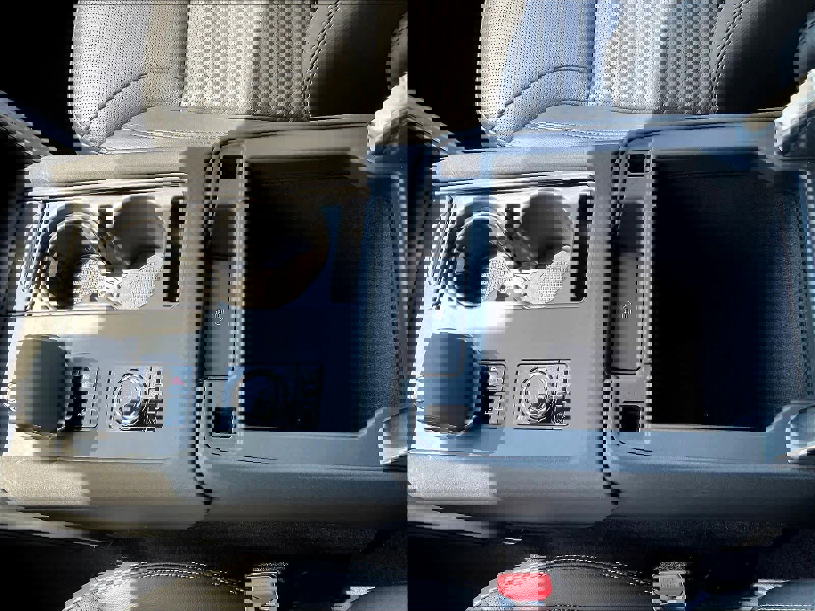 New 2025 Land Rover Discovery Dynamic SE image 23