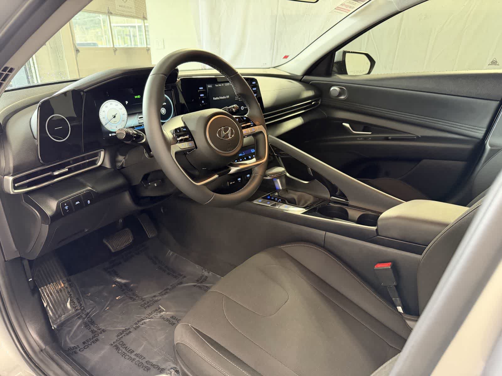 Used 2021 Hyundai Elantra SEL w/ Convenience Package FWD image 9